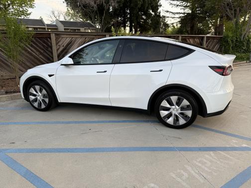 2023 Tesla Model Y RWD