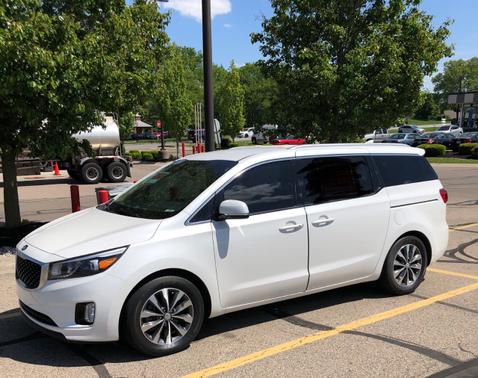 White 2016 Kia Sedona SX