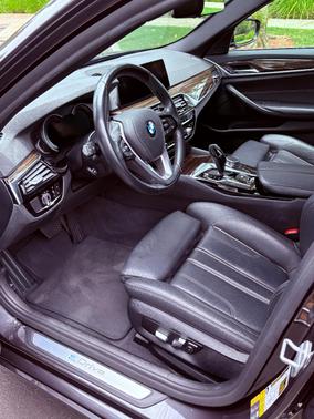 Gray 2019 BMW 530e iPerformance
