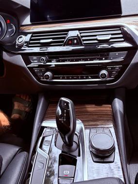 Gray 2019 BMW 530e iPerformance