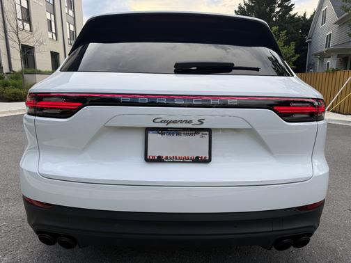 White 2023 Porsche Cayenne Cayenne S Platinum Edition