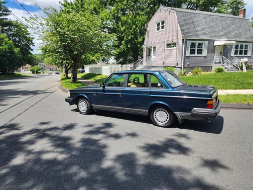 1993 Volvo 240 Base
