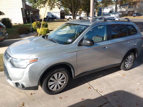 2015 Mitsubishi Outlander ES
