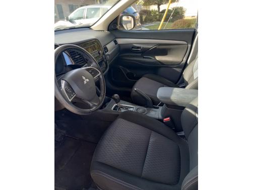 2015 Mitsubishi Outlander ES