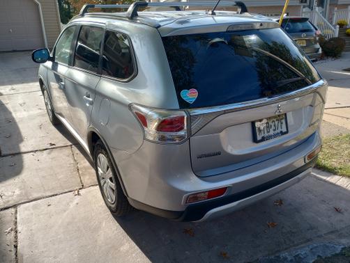 2015 Mitsubishi Outlander ES