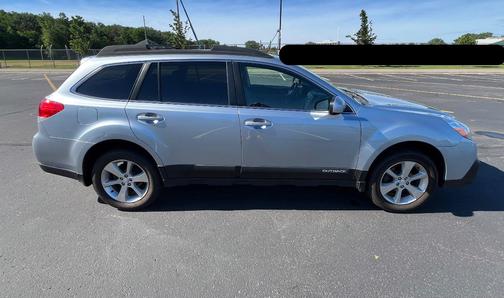 Silver 2014 Subaru Outback 2.5i Limited
