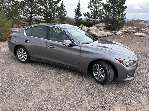 2015 INFINITI Q50 Premium