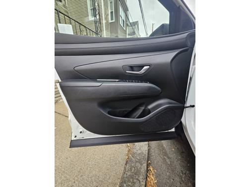 White 2025 Hyundai SANTA CRUZ SE