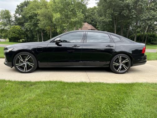 2020 Volvo S90 Recharge Plug-In Hybrid T8 R-Design