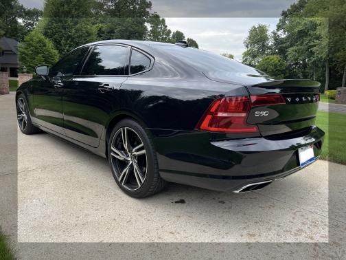 2020 Volvo S90 Recharge Plug-In Hybrid T8 R-Design
