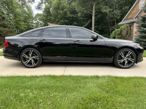 2020 Volvo S90 Recharge Plug-In Hybrid T8 R-Design