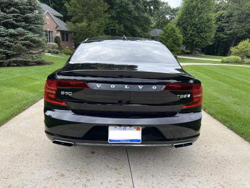 2020 Volvo S90 Recharge Plug-In Hybrid T8 R-Design