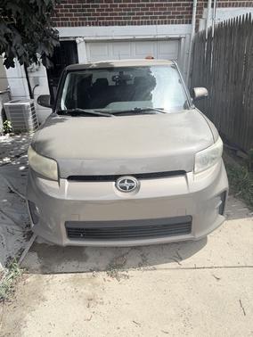Green 2011 Scion xB Base