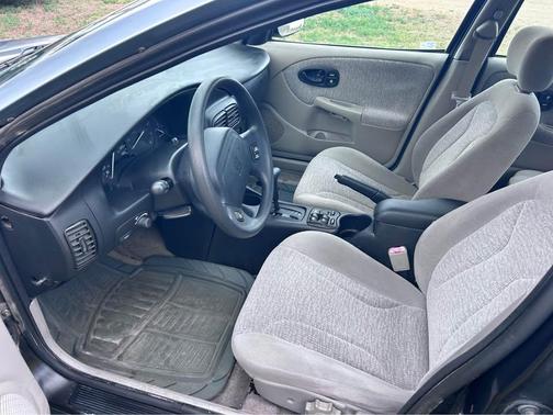 Blue 2002 Saturn SL 2