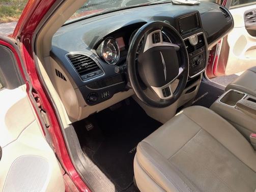 2015 Chrysler Town & Country Touring-L