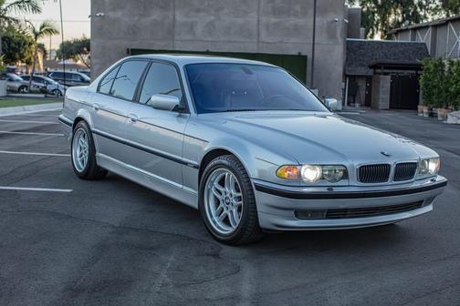 2000 BMW 740 i