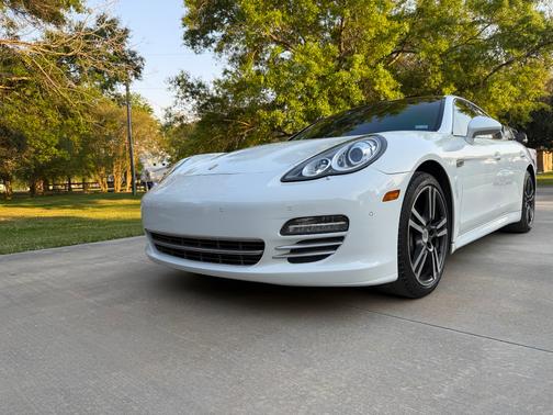 2013 Porsche Panamera Panamera 4 Platinum Edition