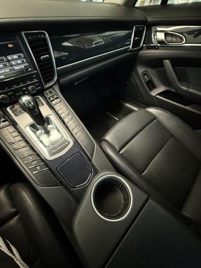2013 Porsche Panamera Panamera 4 Platinum Edition