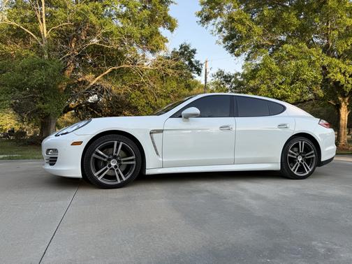 2013 Porsche Panamera Panamera 4 Platinum Edition