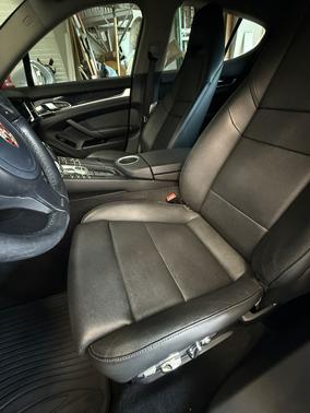 2013 Porsche Panamera Panamera 4 Platinum Edition