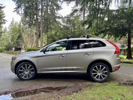2016 Volvo XC60 T5 Drive-E Premier