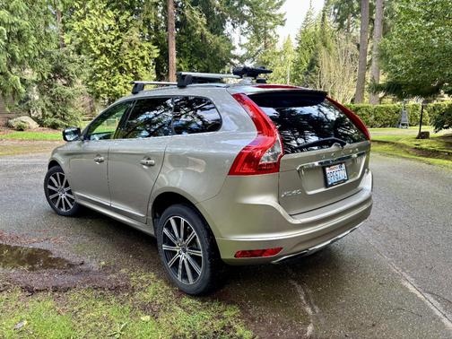 2016 Volvo XC60 T5 Drive-E Premier