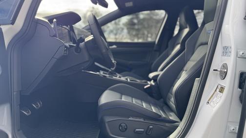 2024 Volkswagen Golf R 2.0T Manual