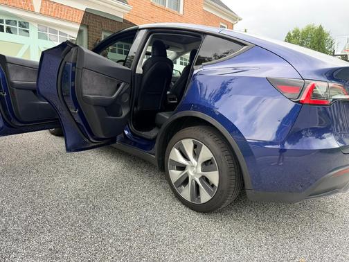 Blue 2021 Tesla Model Y Long Range
