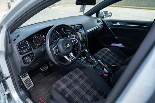 2017 Volkswagen Golf GTI S 4-Door
