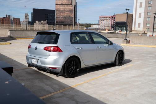 2017 Volkswagen Golf GTI S 4-Door
