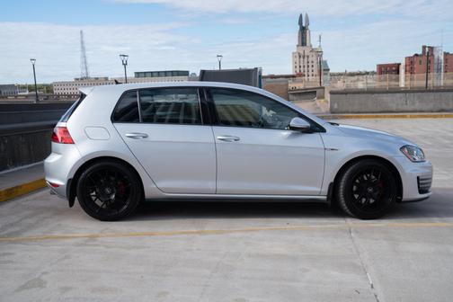 2017 Volkswagen Golf GTI S 4-Door