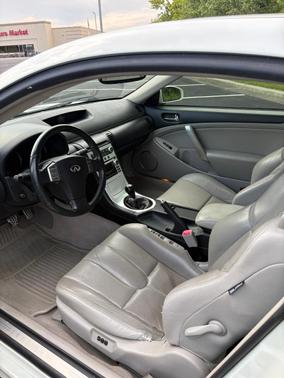White 2006 INFINITI G35 Base