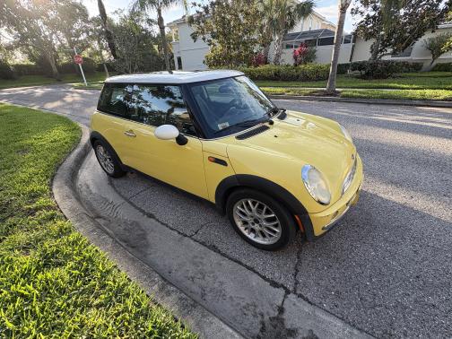 2003 MINI Cooper Base
