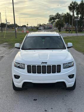 White 2015 Jeep Grand Cherokee Altitude