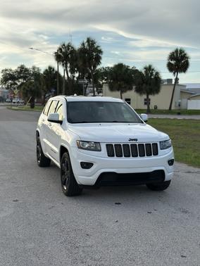 White 2015 Jeep Grand Cherokee Altitude