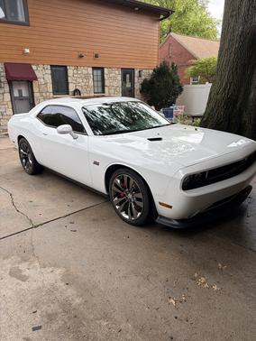 White 2013 Dodge Challenger SRT8