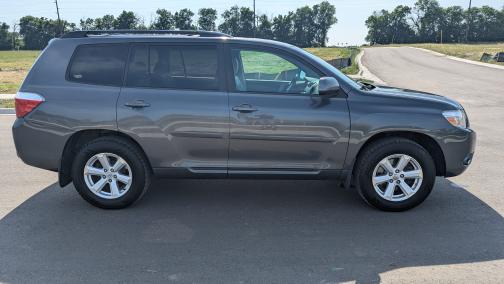 2010 Toyota Highlander SE