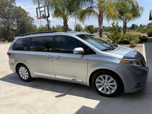 Silver 2015 Toyota Sienna Limited