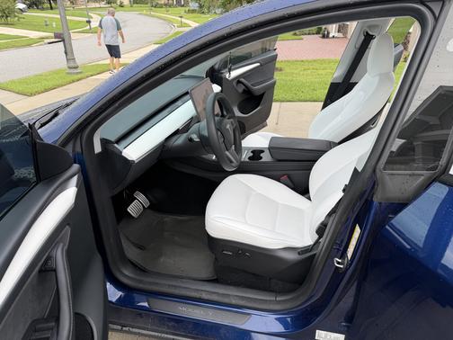 Blue 2023 Tesla Model Y Performance