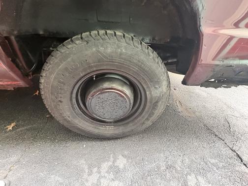 Red 2009 Ford E350 Super Duty XL Extended Wagon