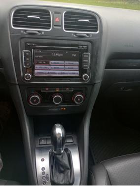 White 2014 Volkswagen Jetta SportWagen DSG TDI w/Sunroof