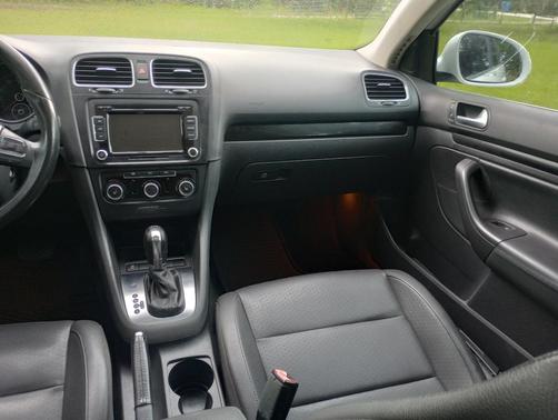 White 2014 Volkswagen Jetta SportWagen DSG TDI w/Sunroof