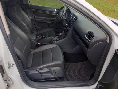 White 2014 Volkswagen Jetta SportWagen DSG TDI w/Sunroof