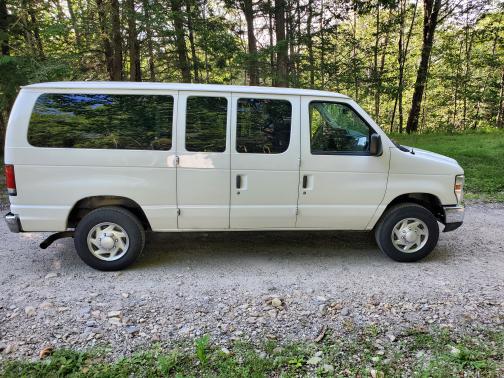2014 Ford E350 Super Duty XLT