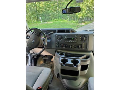 2014 Ford E350 Super Duty XLT