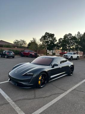2020 Porsche Taycan Taycan Turbo