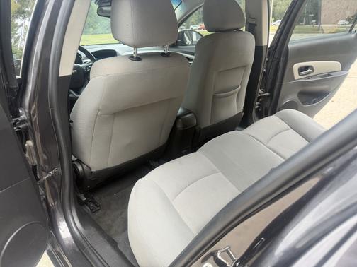 Gray 2015 Chevrolet Cruze 1LT