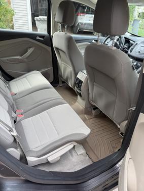 Gray 2013 Ford C-Max Hybrid SE