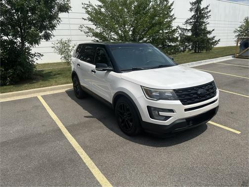 White 2017 Ford Explorer Sport