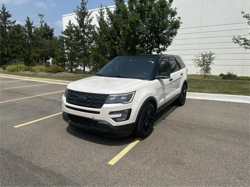 White 2017 Ford Explorer Sport